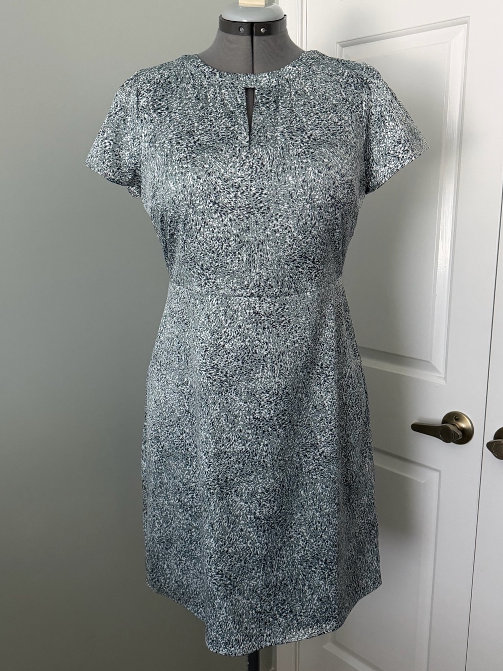 Ann Taylor Speckled Sage Green Cap-Sleeve Sheath Dress 10p